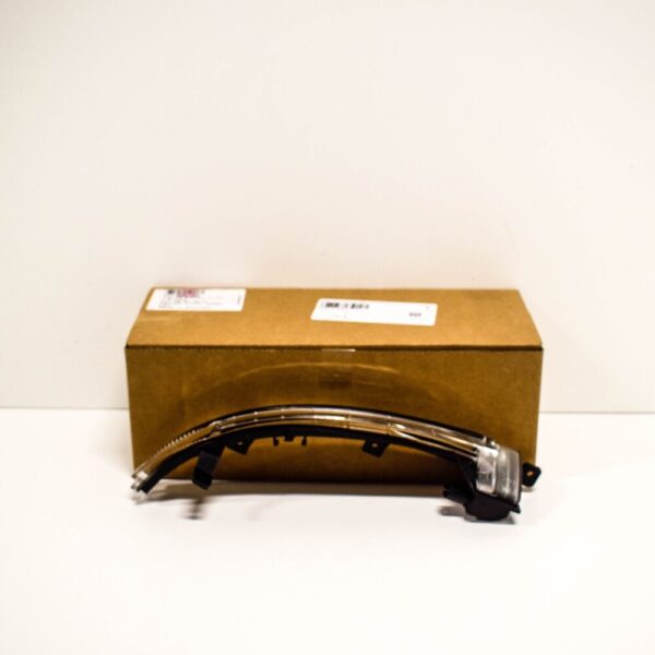 7P6949101 - NEW VW TOUAREG 7P FRONT LEFT MIRROR INDICATOR 7P6949101 ORIGINAL