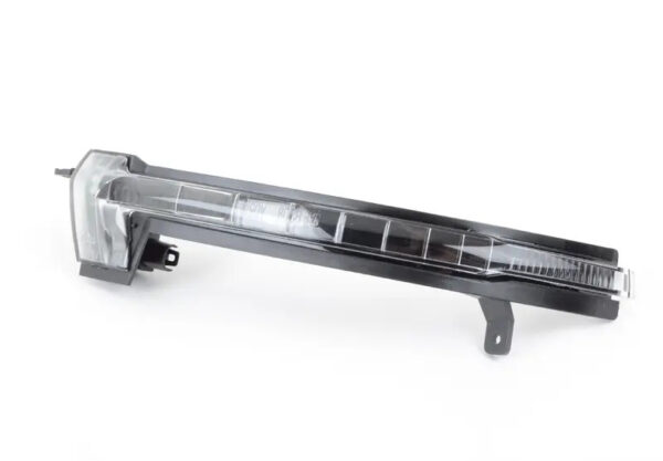 7P6949102 - NEW VW TOUAREG 7P FRONT RIGHT TURN LIGHT 7P6949102 ORIGINAL