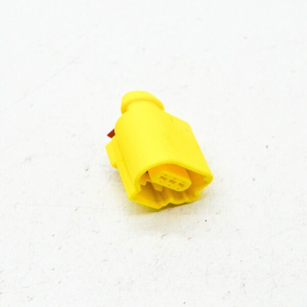 8V0973703 - NEW VOLKSWAGEN ARTEON 3H7 3PIN FLAT CONTACT HOUSING 8V0973703 ORIGINAL