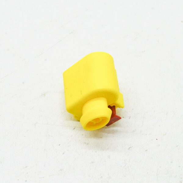 8V0973703 - NEW VOLKSWAGEN ARTEON 3H7 3PIN FLAT CONTACT HOUSING 8V0973703 ORIGINAL