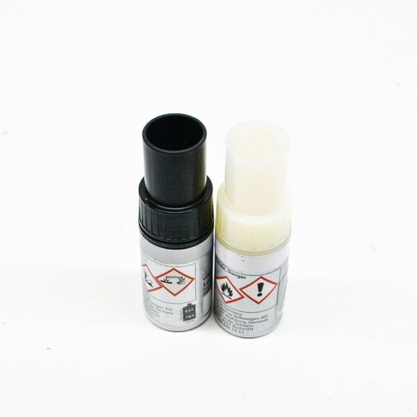 LST0M2B9Z - NEW VW AUDI WHITE SILVER METALLIC TOUCH UP PAINT SET LST0M2B9Z ORIGINAL