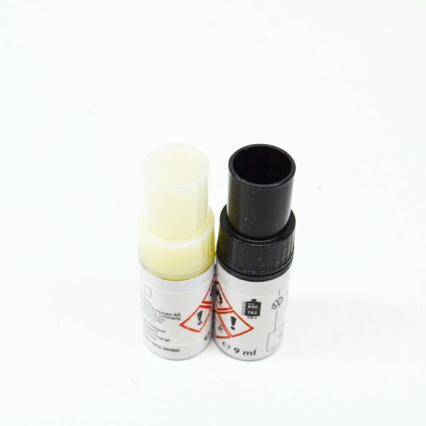 LST0U2C9A - New VW Audi Pure White Touch Up Paint Kit LST0U2C9A Genuine