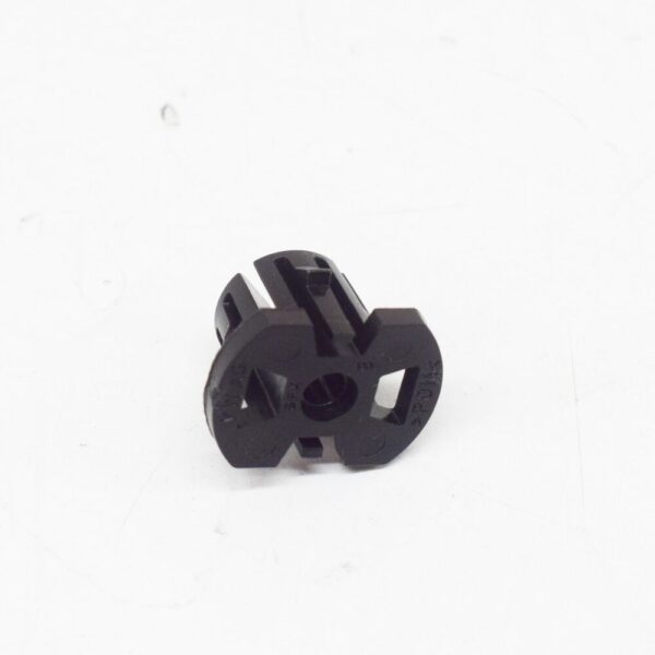 WHT003491 - NEW VW PASSAT B7 UNDERBODY TRIM BOLT EXPAND BY NUT WHT003491 ORIGINAL