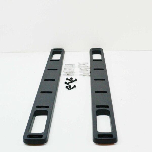 30681835 - Volvo XC70 MK2 Original 30681835 Hook Mounting Panels
