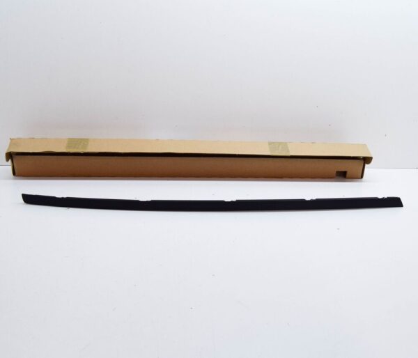 31214492 - VOLVO V70 MK3 LEFT OUTER A-PILLAR MOLDING TRIM 31214492 NEW