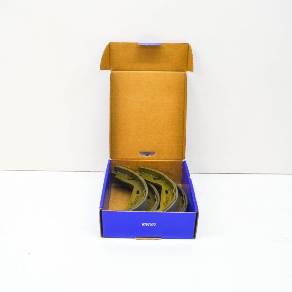 31262869 - Volvo V70 MK2 Parking Brake Shoes 31262869 NEW GENUINE
