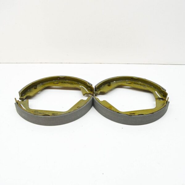 31262869 - Volvo V70 MK2 Parking Brake Shoes 31262869 NEW GENUINE
