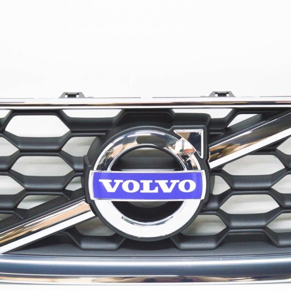 31290845 - VOLVO C30 Front Bumper Radiator Grille 31290845 NEW