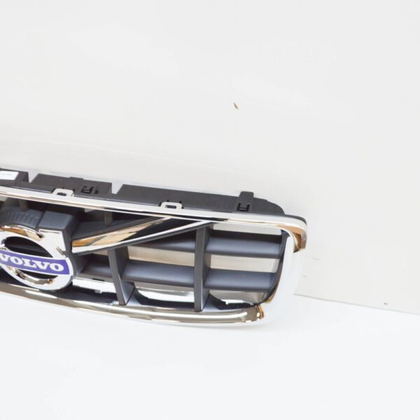 31323007 - VOLVO XC70 MK2 FRONT BUMPER RADIATOR GRILLE 31323007 NEW GENUINE