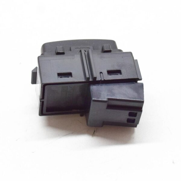 31343100 - NEW GENUINE VOLVO XC70 P24 Front Right Door Lock Switch 31343100