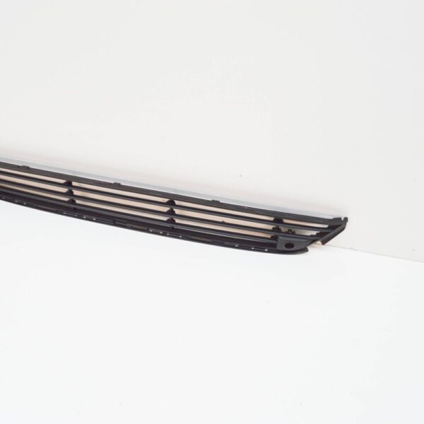 31347092 - VOLVO V40 Front Bumper Lower Grille 31347092 NEW GENUINE