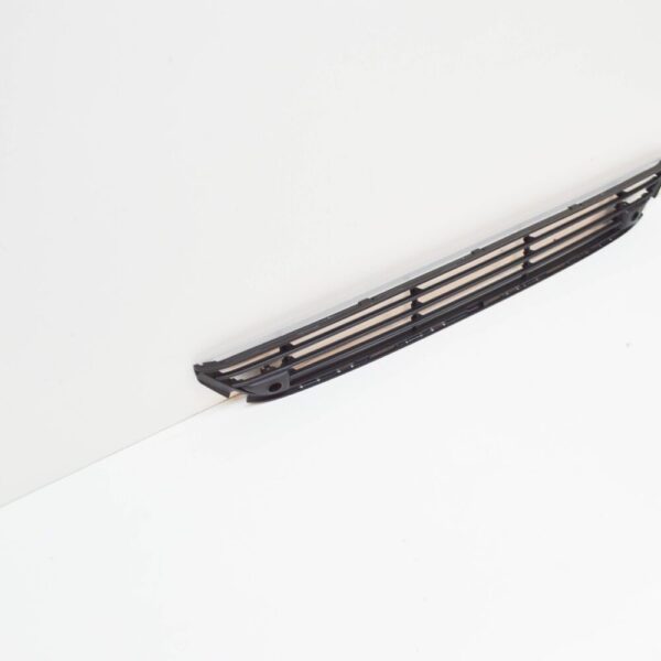 31347092 - VOLVO V40 Front Bumper Lower Grille 31347092 NEW GENUINE