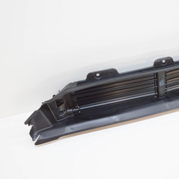 31353797 - Volvo XC90 MK2 Lower Radiator Mount, Air Repellent 31353797 NEW
