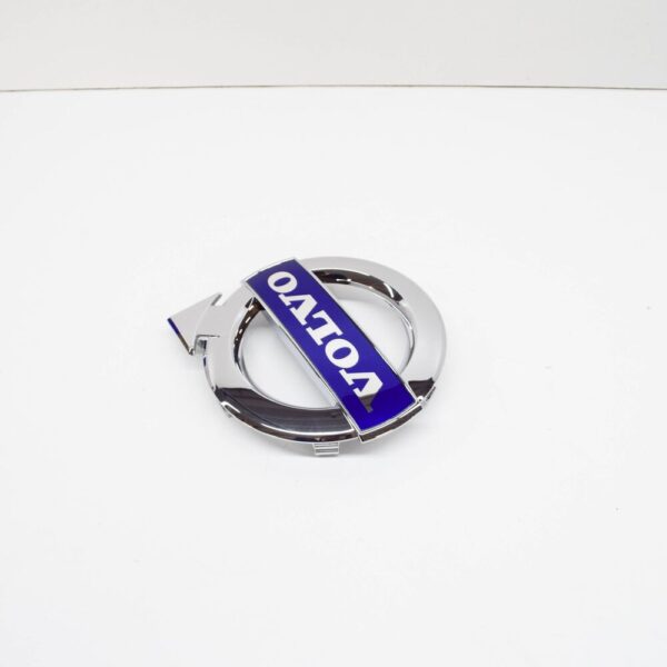 31383031 - VOLVO C30 Radiator Grille Emblem 31383031 NEW GENUINE