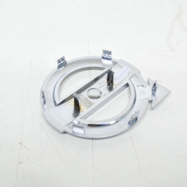 31383032 - Volvo XC70 MK2 emblem for radiator grille front, 31383032, original part