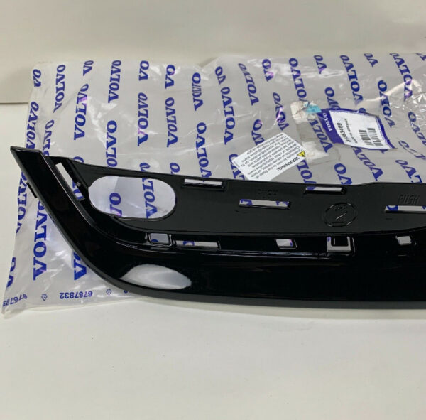 31383469 - Volvo V60 MK1 bumper trim front right 31383469 new original