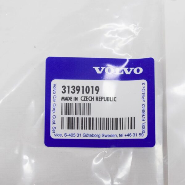 31391019 - VOLVO V90 MK2 HATCH BADGE EMBLEM 31391019 NEW GENUINE