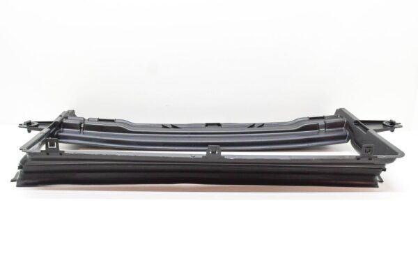 31455483 - Volvo V60 MK2 radiator mount front air routing 31455483 NEW ORIGINAL