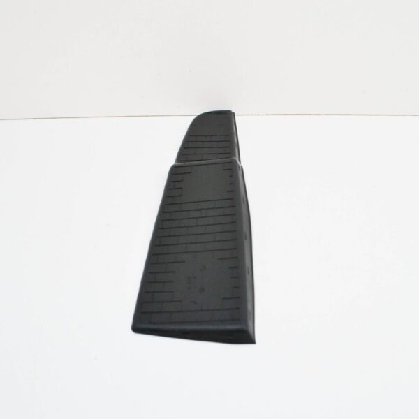 31467669 - Volvo XC60 MK2 door trim front left bottom rear insert mat 31467669 NEW