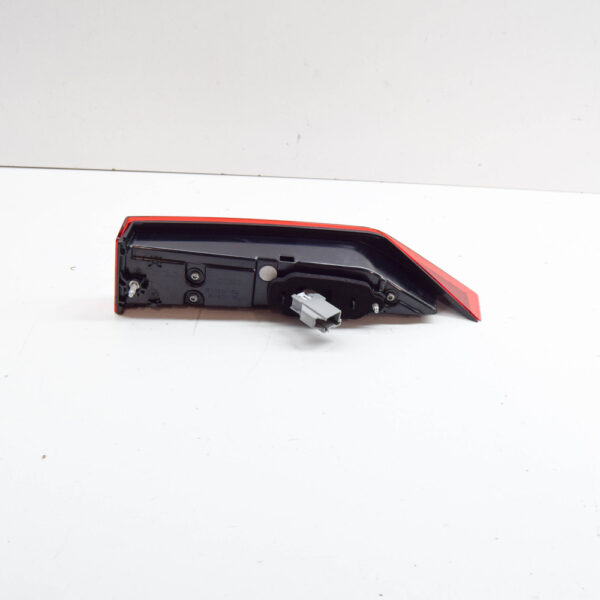 31468186 - VOLVO V60 MK2 Rear Inner Left Side Taillight 31468186 NEW