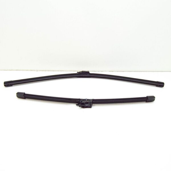 31490721 - Volvo XC60 MK2 Front Wiper Blade Kit RHD 31490721 NEW GENUINE