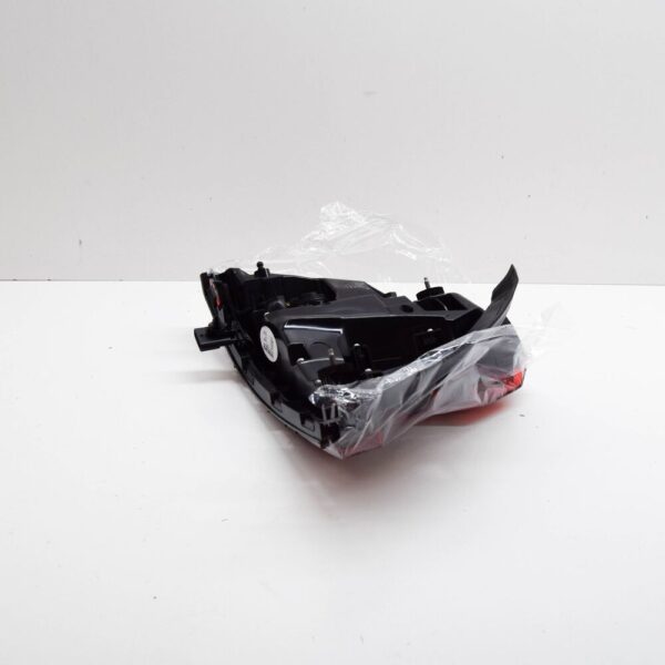 31689680 - Volvo S60 MK3 Rear Right Outer Taillight 31689680 NEW GENUINE