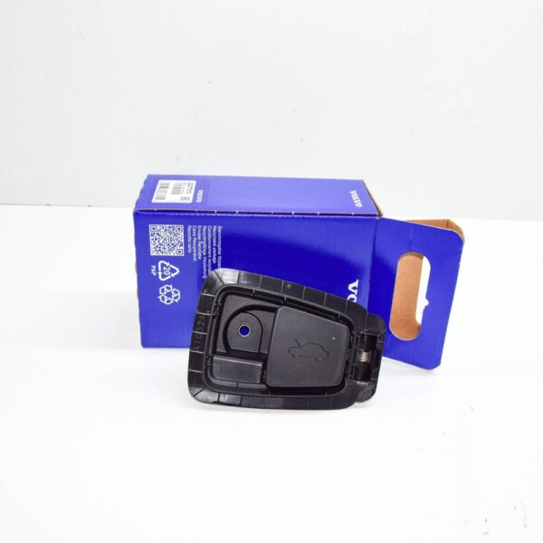 32277310 - Volvo XC90 MK2 Engine Hood Release Handle 32277310 NEW GENUINE