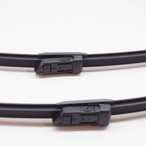 32341613 - VOLVO XC40 Front Wiper Blade Kit RHD 32341613 NEW GENUINE