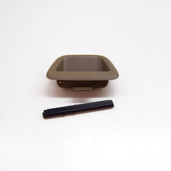 39813511 - Volvo XC90 MK1 Luggage Compartment Floor Trim Handle 39813511 NEW GENUINE