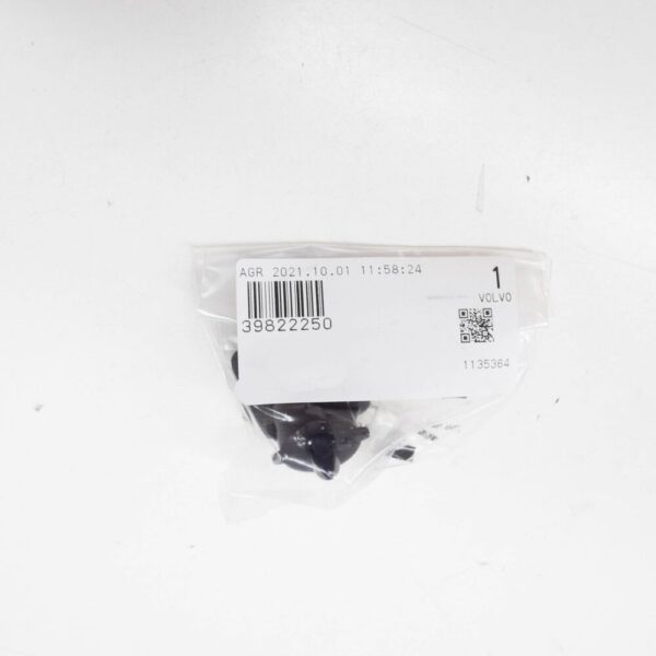 39822250 - VOLVO S60 MK2 LINER CLIP 39822250 NEW GENUINE
