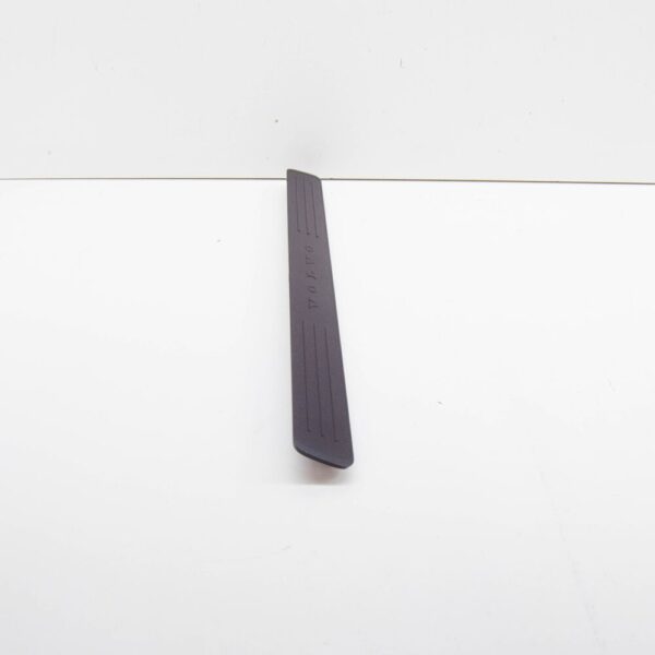 39845265 - VOLVO XC60 MK2 Front Door Trim Sill Plate Insert 39845265 NEW