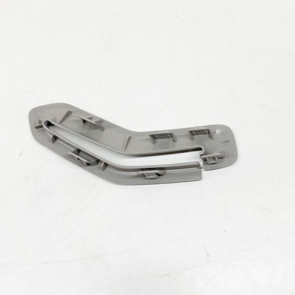 39873710 - VOLVO V70 MK2 FRONT LEFT SEAT BELT SELECTOR GATE 39873710 NEW GENUINE