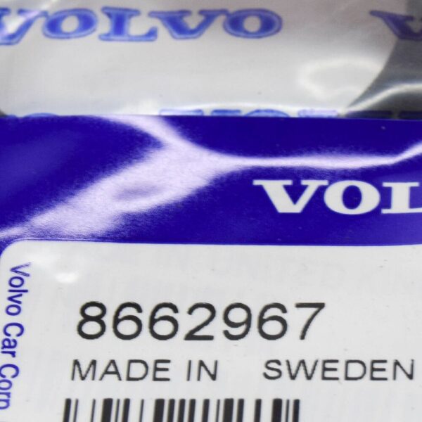 8662967 - Volvo XC90 MK1 Rear Right Side Roof Rail 8662967 NEW GENUINE