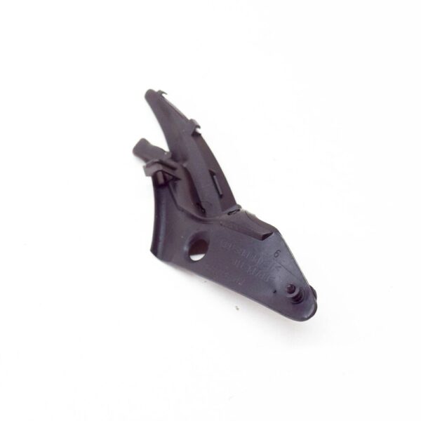 8663896 - VOLVO V70 MK2 Right Windshield Cowl End Piece 8663896 NEW GENUINE