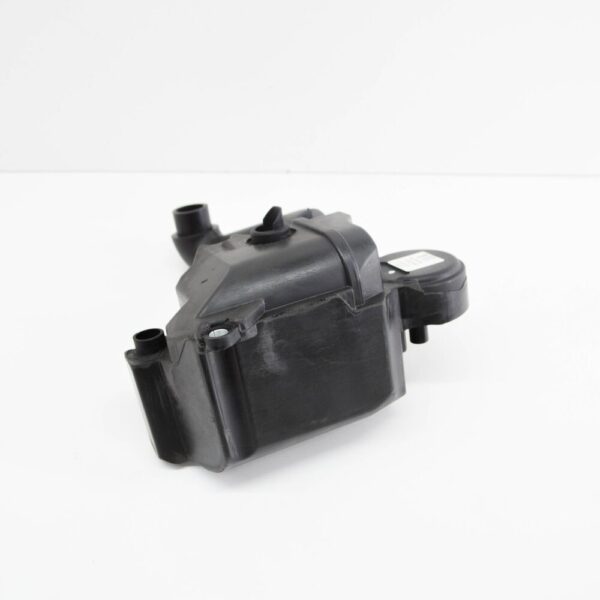 8670306 - VOLVO S80 MK1 OIL SEPARATOR 8670306 NEW GENUINE