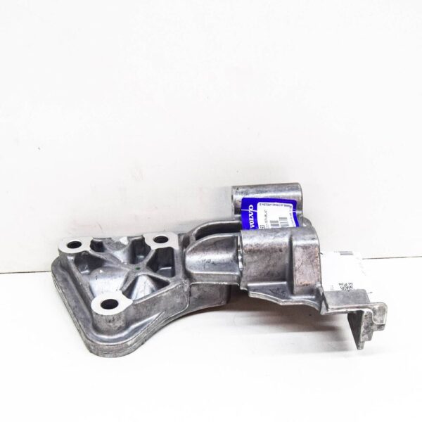 8670393 - Volvo C30 Engine Front Right Mount Bracket 8670393 NEW GENUINE