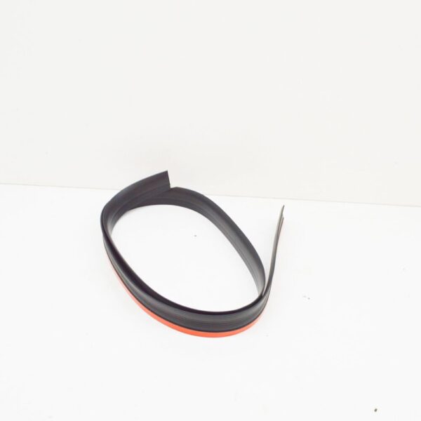 9203080 - VOLVO V70 MK2 REAR BUMPER SEAL STRIP 9203080 NEW