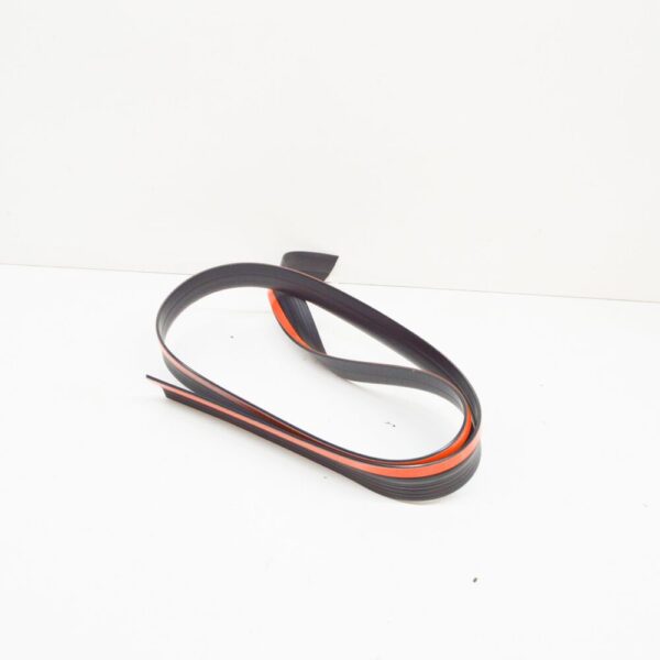 9203080 - VOLVO V70 MK2 REAR BUMPER SEAL STRIP 9203080 NEW