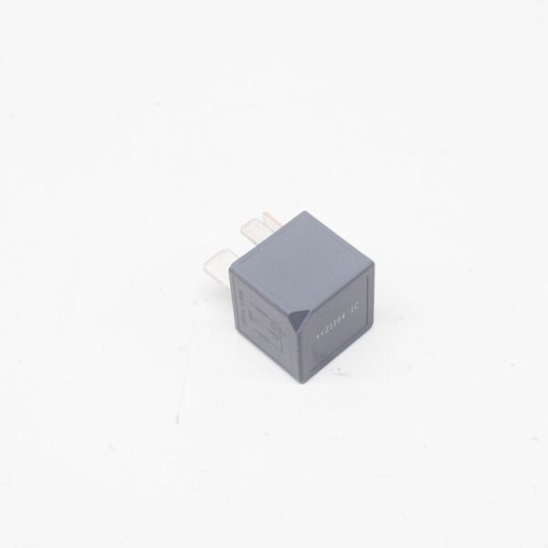 9441158 - Volvo S60 MK1 Accessory Power Relay 30765045 NEW REAL