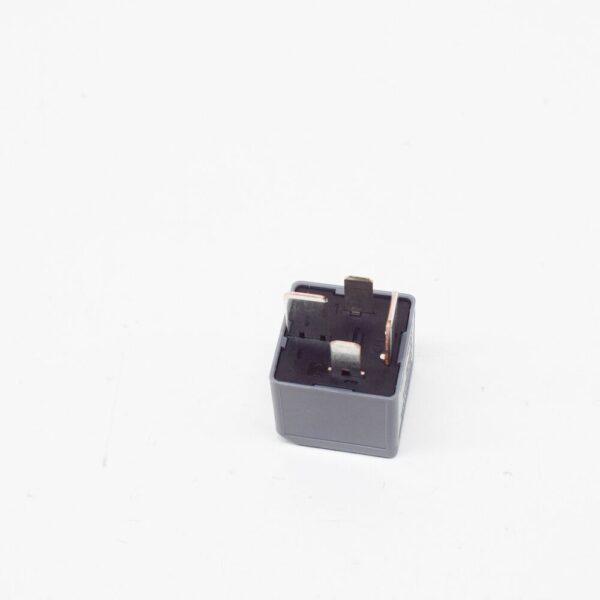 9441158 - Volvo S60 MK1 Accessory Power Relay 30765045 NEW REAL