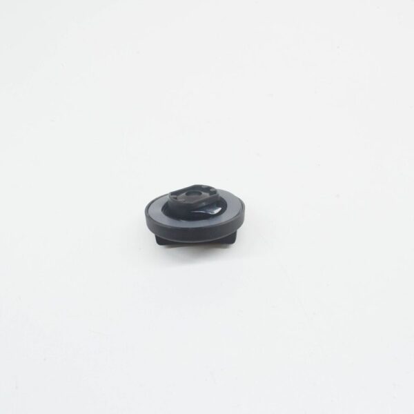 1218046031 - XUS ES XV30 oil filler lid 1218046031 new