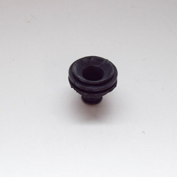 1655700Q0A - NISSAN QASHQAI J11 MK2 Engine Cover Grommet 1655700Q0A NEW GENUINE