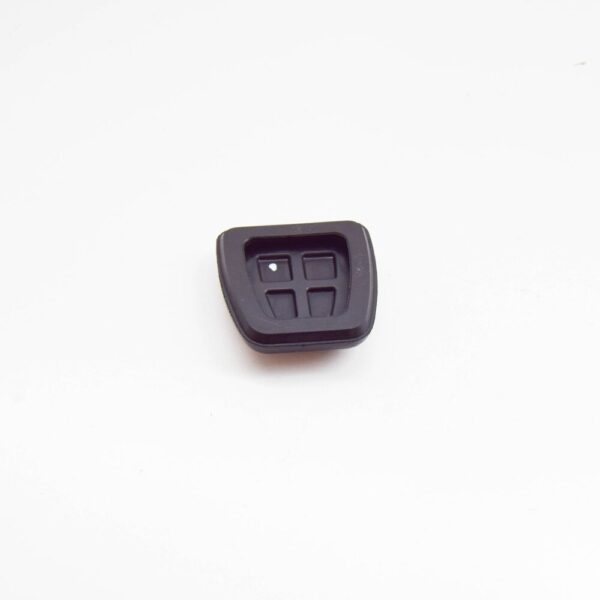 3132102020 - TOYOTA HILUX MK8 Clutch Pedal Pad 3132102020 NEW GENUINE