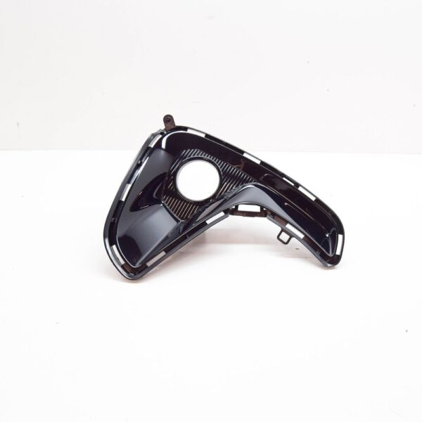 521120D310 - TOYOTA YARIS P21 Front Right Bumper Fog Lamp Cover 521120D310 NEW