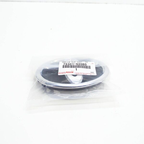 7530152080 - Toyota Yaris XP90 Front Emblem Badge 7530152080 75301-52080 NEW