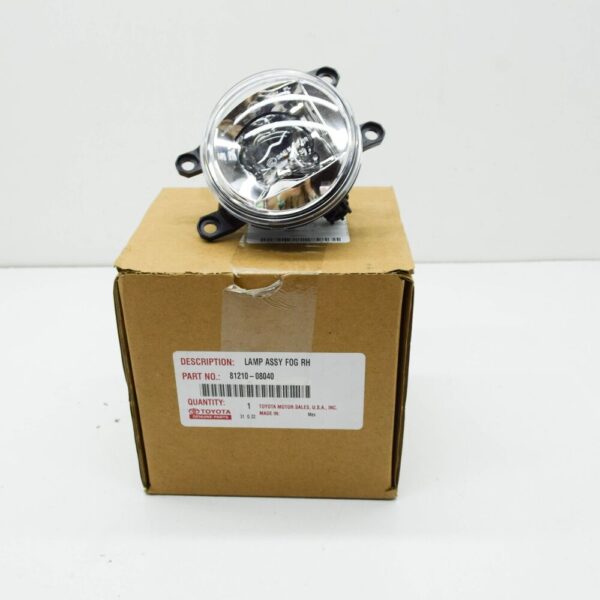 8121008040 - Toyota Sienna MK4 XL40 Front Right Fog Lights 81210-08040 NEW ORIGINAL