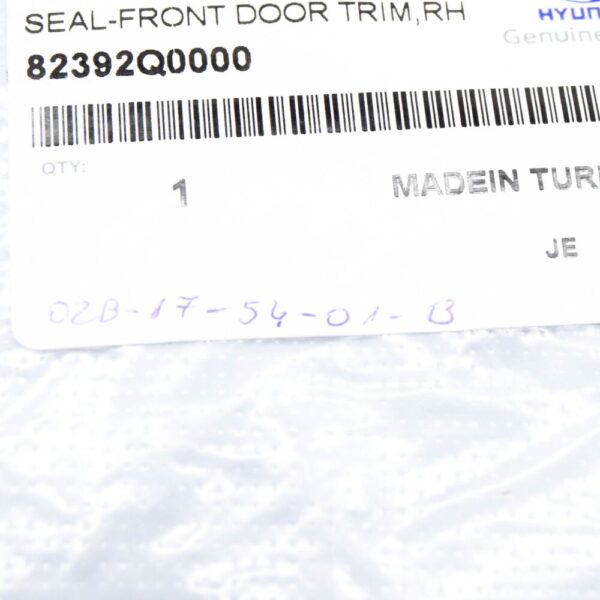82392Q0000 - Hyundai i20 MK3 Front Right Door Trim Seal 82392Q0000 NEW GENUINE