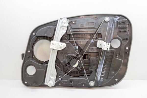 82471A6000 - Hyundai i30 MK3 Front Left Door Module Panel 82471A6000 NEW GENUINE
