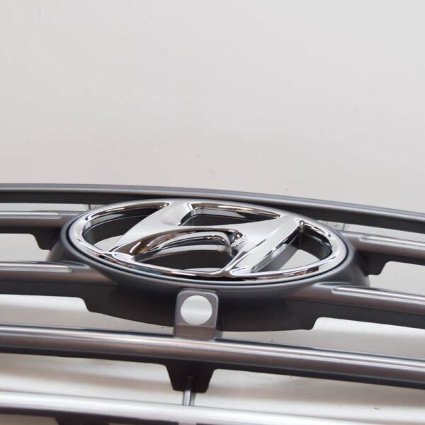 863502WBD0 - HYUNDAI SANTA FE MK3 DM Radiator Grille 863502WBD0 NEW GENUINE