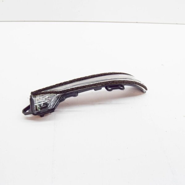 87624Q0000 - Hyundai i20 MK3 Front Right Door Mirror Turn Signal Lamp 87624Q0000 NEW GENUINE